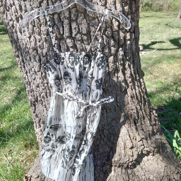 ⬇️ Price Drop!⬇️ Daytrip Sundress in size M - Picture 2 of 4